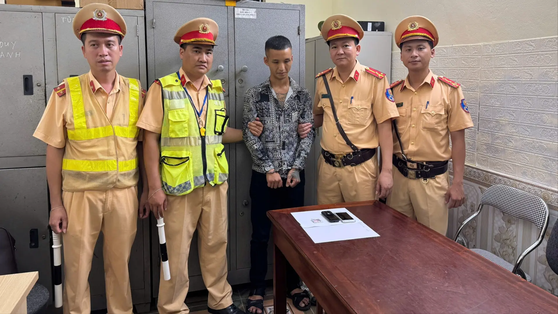 Cảnh sát Giao thông bắt giữ đối tượng mang ma tuý